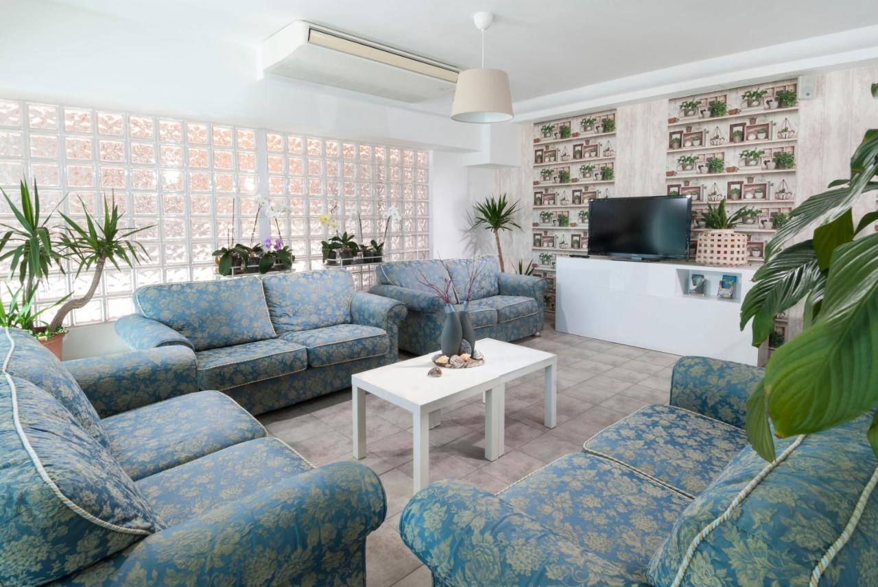 Hotel International Direttamente Sulla Sabbia Misano Adriatico Buitenkant foto