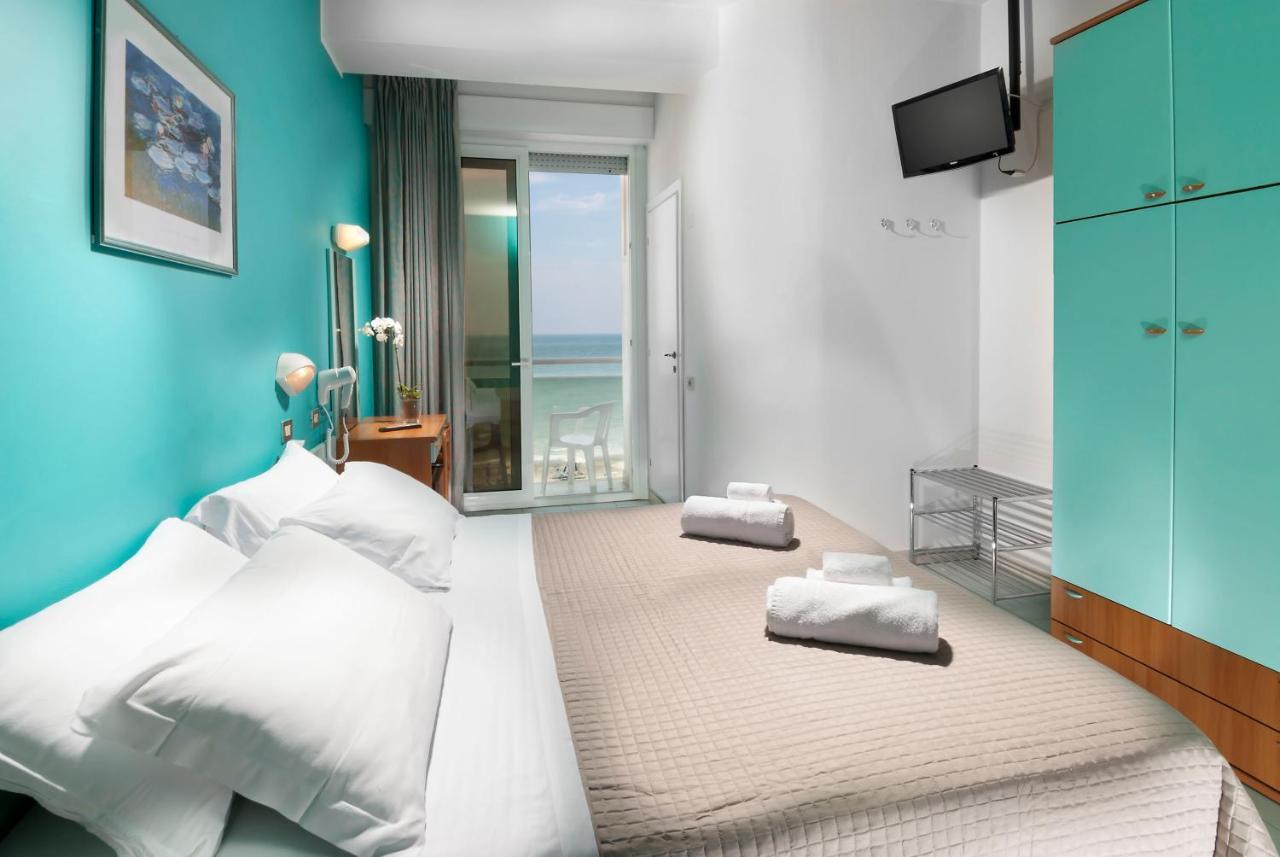 Hotel International Direttamente Sulla Sabbia Misano Adriatico Buitenkant foto