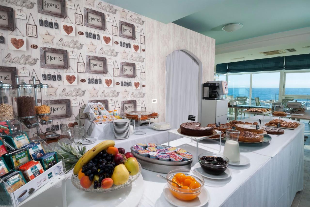 Hotel International Direttamente Sulla Sabbia Misano Adriatico Buitenkant foto