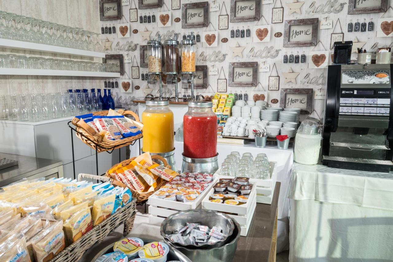 Hotel International Direttamente Sulla Sabbia Misano Adriatico Buitenkant foto