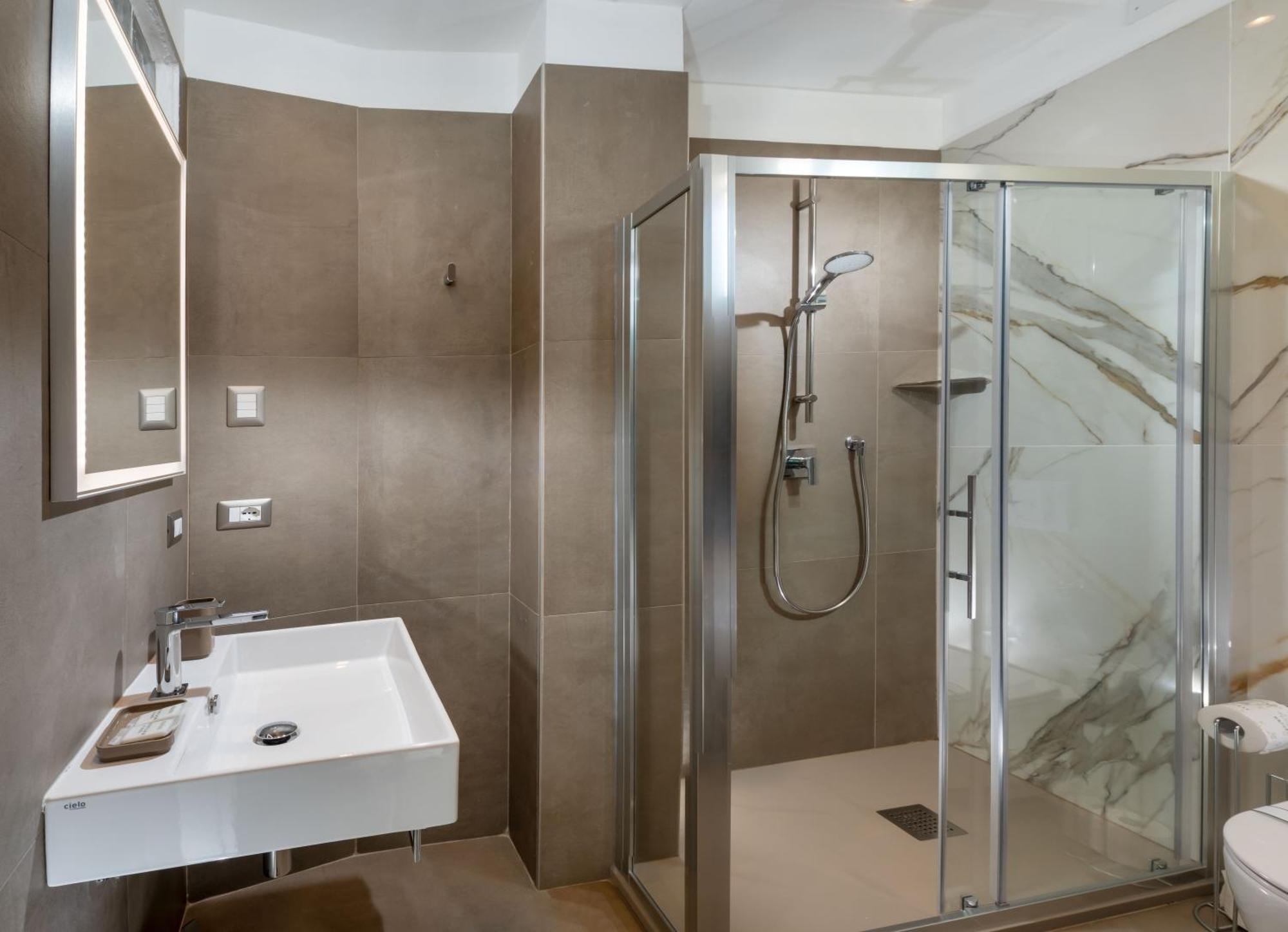 Hotel International Direttamente Sulla Sabbia Misano Adriatico Buitenkant foto